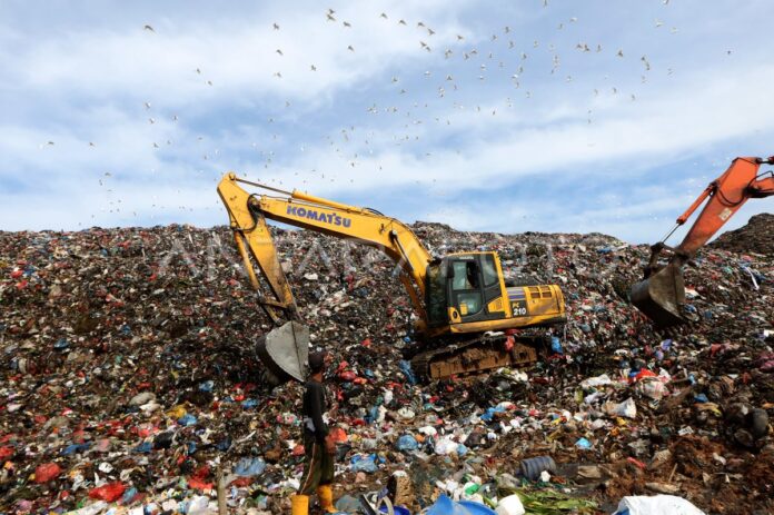 pengelolaan-sampah-di-tpa-terpadu-blang-bintang-19c9x-dom